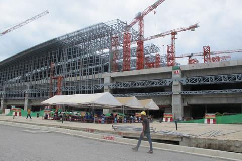 The Bang Sue station complex under construction in 2018 (Photo: Peter Janssen).