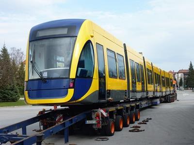 tn_au-gold_coast_flexity_tram.jpg