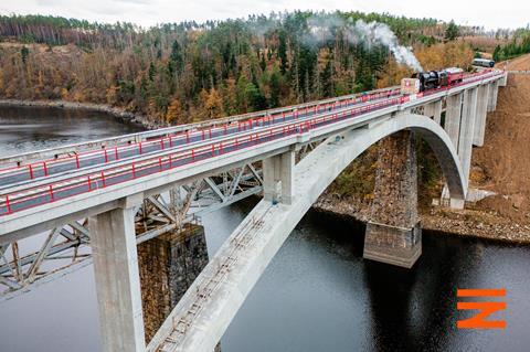Orlik bridge load tests underway (Photo SŽ)