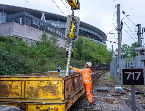 Removing signal at Drayton Park 2