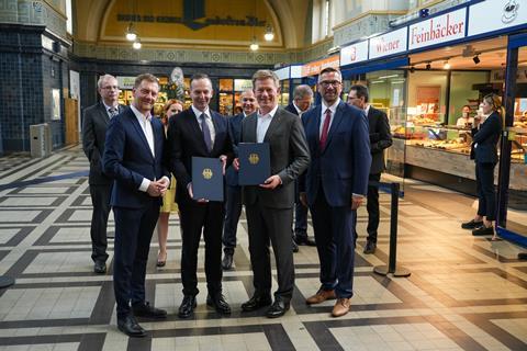 Cottbus - Görlitz agreement (Photo Deutsche Bahn AG, Volker Emersleben)