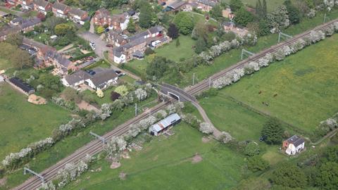 Midland Main Line electrification between Kettering and Wigston (Photo Network Rai)
