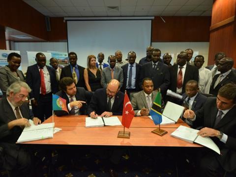 tn_tz-morogoro-contract-signing-YM.jpg