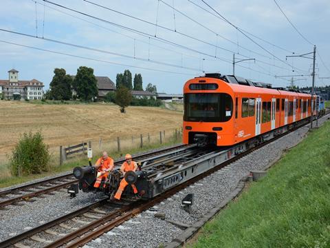 The first Worbla trainset was delivered to Bern on a standard gauge wagon.