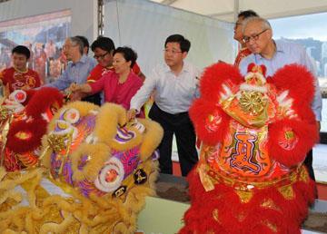 Dotting the lions' eyes at the Shatin to Central Link groundbreaking.