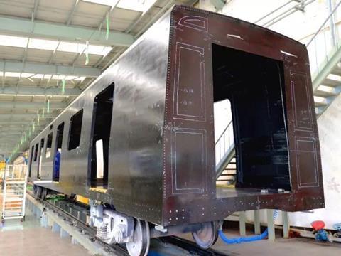 tn_cn-crrc-carbon_fibre_metro_bodyshell.jpg