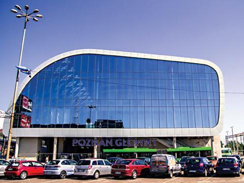 New main building at Poznan Glówny station.