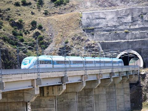 High speed services between Ankara and Istanbul would share the Marmaray alignment using a bidirectional track equipped with ETCS for train protection.