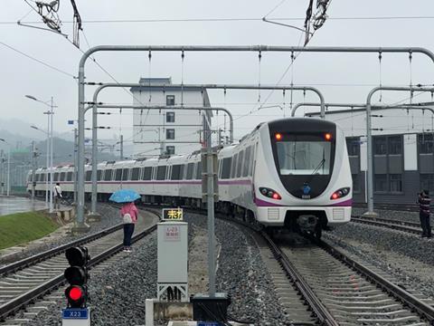 Nanning metro Line 3 uses six-car Type B trainsets.