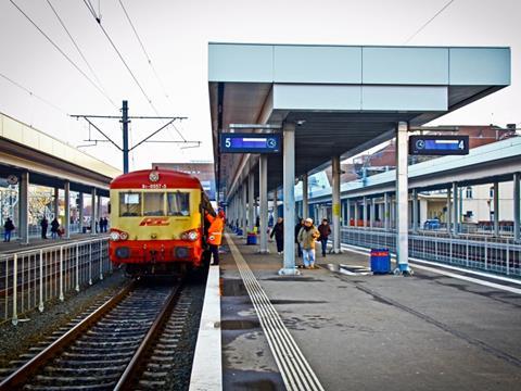 EU funding is underpinning an ongoing programme to modernise the Deva - Arad main line. Arad station has already been remodelled.