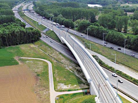 tn_be-diabolo-viaduct-motorway_01.jpg