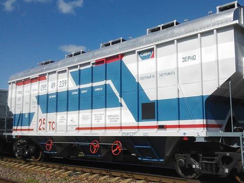 United Wagon Co has obtained certification for its Type 19-9549-02 grain hopper wagon, which uses a high-strength aluminium alloy roof to reduce weight .