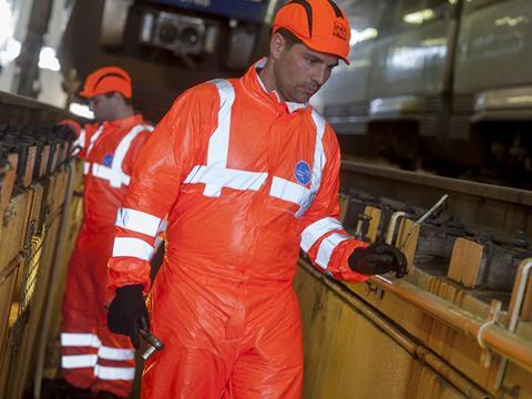 DuPont Protection Solutions has developed Tyvek 500 HV disposable coveralls for SNCF.