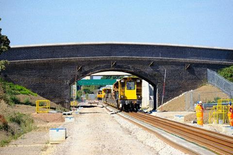 Long welded rail train (2)