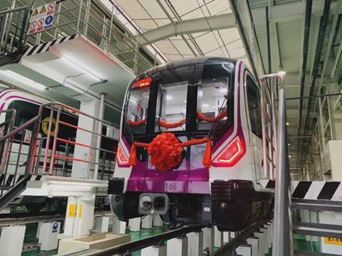 cn-chengdu-metro-line5-opening-train