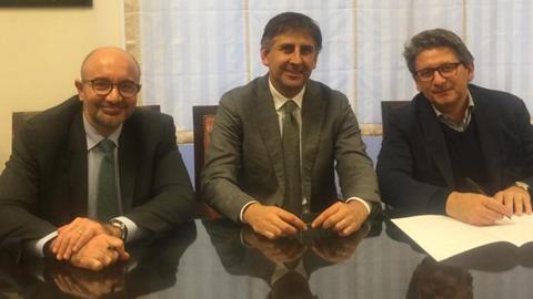 he TriesteRailPort project to enhance rail facilities at the Port of Trieste is to be financed with a €39m loan signed by the European Investment Bank on December 20 as well as €6·5m from the EU’s Connecting Europe Facility.