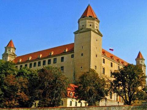 tn_sk-bratislava-castle.jpg