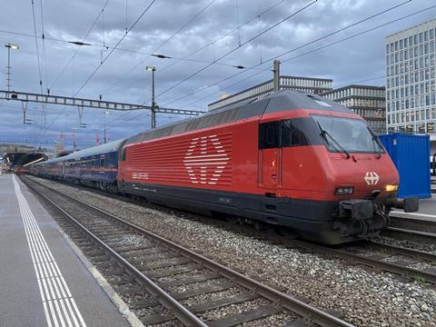 SBB Re460 locomotive (Photo: Toma Bacic)