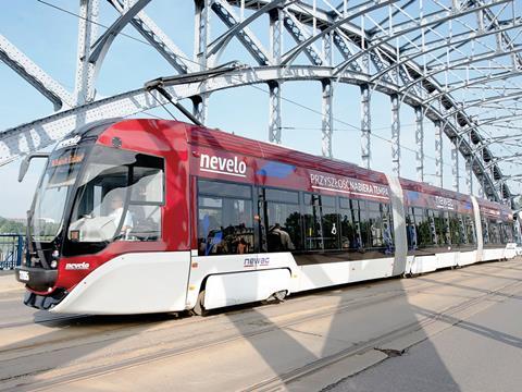 tn_pl-krakow-tram-newag-bridge_01.jpg