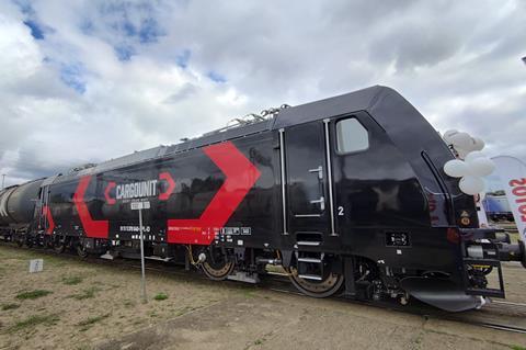 Cargounit locomotive handover