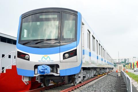 vn Ho Chin Minh City metro Line 1 Hitachi train delivery (5)