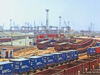 tn_pk-karachi-port-wagons_01.jpg