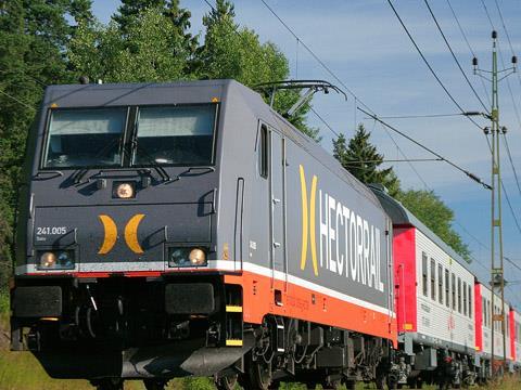 Hector Rail loco hauling a Veolia passenger train.