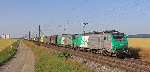 fr-sncf-freight-train-4-ChM