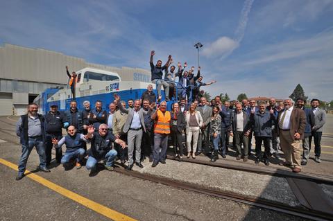 Prototype hydrogen shunting locomotive (Photo SITAV) (1)