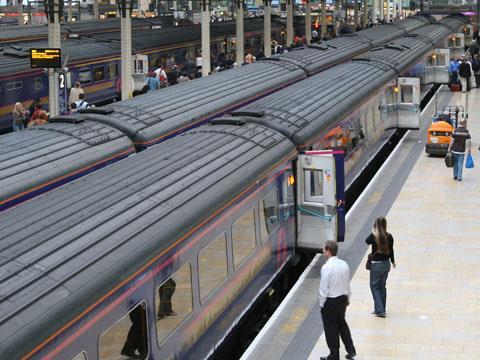 tn_gb-fgw-hst-paddington-angel_02.jpg