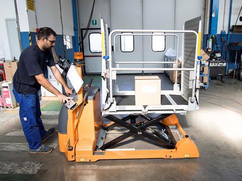 Nabtesco Oclap has awarded Caroil System a contract to supply automatic and manual wheelchair lifts for use by Trenitalia.
