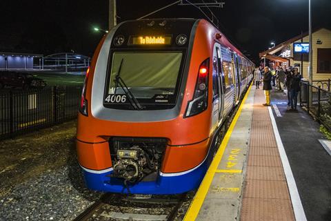 au-gawler-electrification-1stTrainArrives-JK