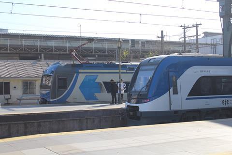 EMUs at Alameda Central