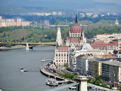 A contract to implement a major modernisation of the Hungarian section of the Budapest – Beograd route has been signed.