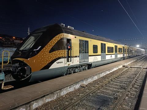 Türasaş unveils national suburban trainset (photo Gaziantep city hall) (1)