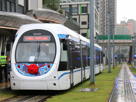 Revenue service on the Zhuhai tramway started on June 6.