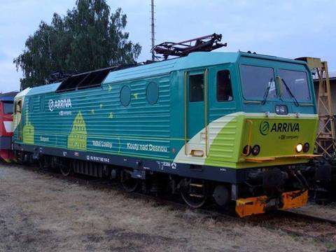 Arriva is operating Železnice Desná services using a Class 162 electric locomotive leased from RegioJet which has received an interim Arriva livery (Photo: ŽD)
