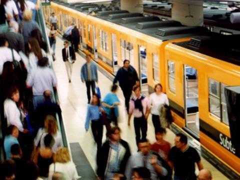 tn_ar-buenosaires-metro-lined-olleros_01.jpg