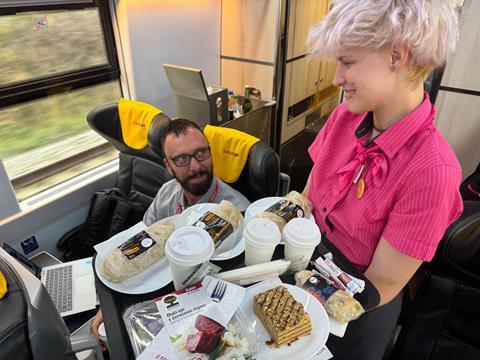Train onboard catering (Photo RegioJet) (3)