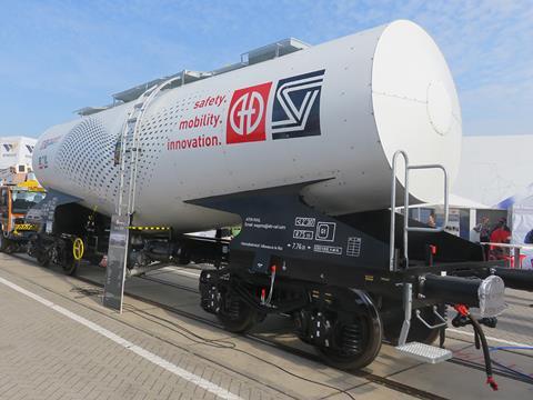 Ðuro Ðakovic Specijalna Vozila has signed a €7·2m contract to supply Zacns calcium carbonate tank wagons.