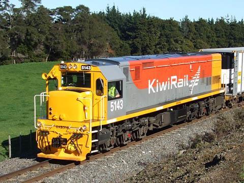 tn_nz-kiwirail-freight-train_01.jpg