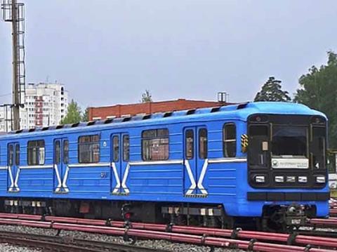 tn_ru-yekaterinburg_refurbished_metro_train.jpg