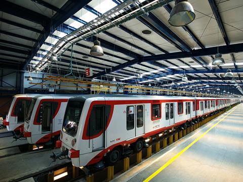 tn_cl-santiago-metro-trains-depot-caf_01.jpg