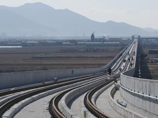 tn_kr-busan-gimhae-lrt-tracks.jpg