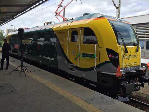 A cere­mony in War­szawa marked the formal handover of the first of five Newag Dragon locomotives ordered by Freightliner PL.