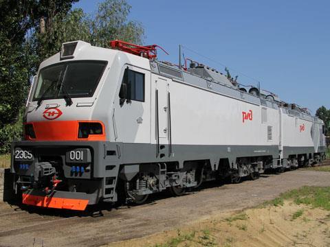 Prototype 2ES5 electric freight locomotive.