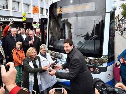 tn_de-bochum_tram_extension_opening.jpg