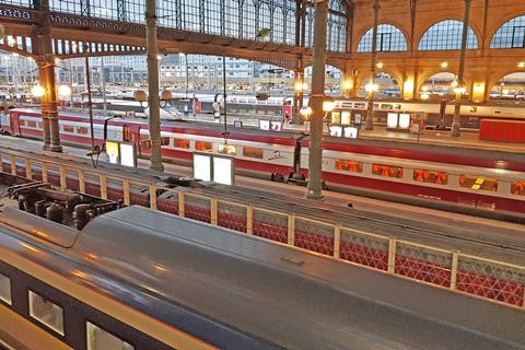 fr-paris-nord-eurostar-thalys-tgv-roofs