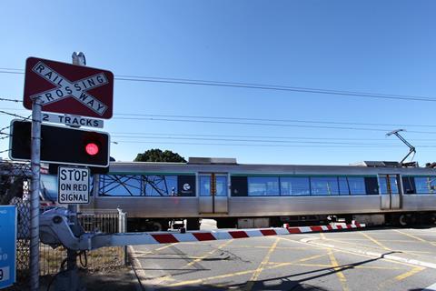 au-wa-perth-level-crossing-barriers