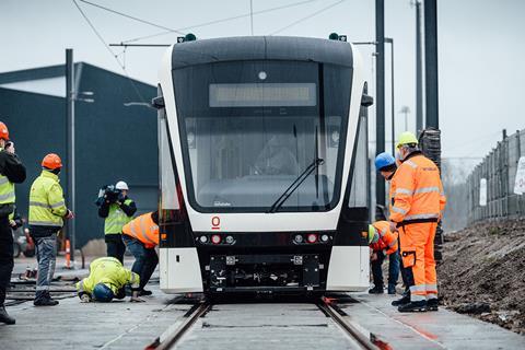 dk- odense stadler pankow tram letbane_foerste_tog_018